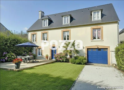 Maison - 263 m² - 10 pièces