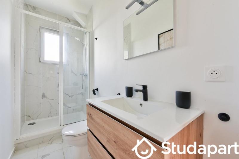 Chambre - 13 m² - 1 pièce