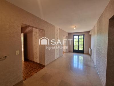 Maison - 257 m² - 9 pièces