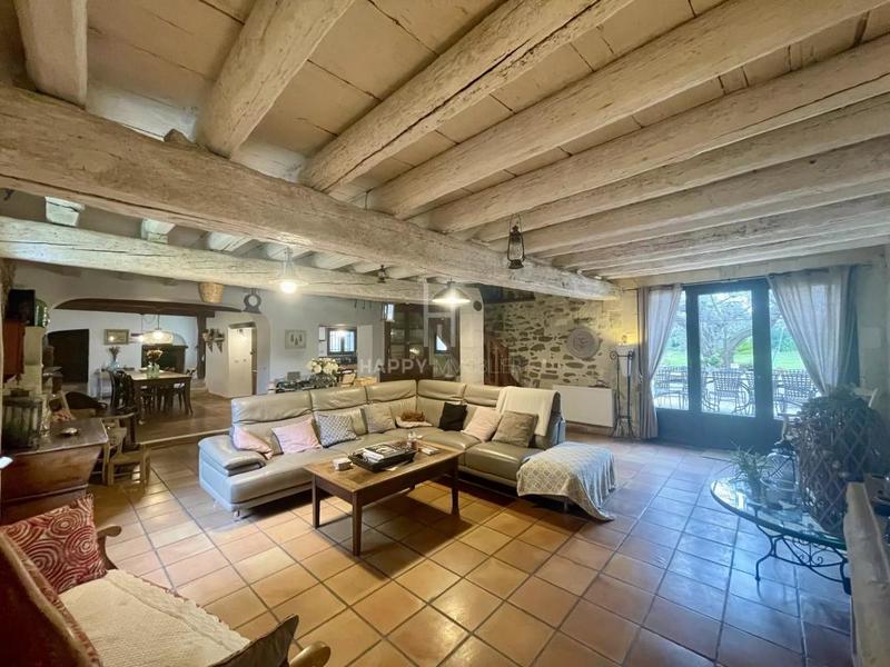 Mas - 450 m² - 5 pièces