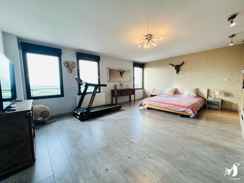 Maison - 255 m² - 7 pièces