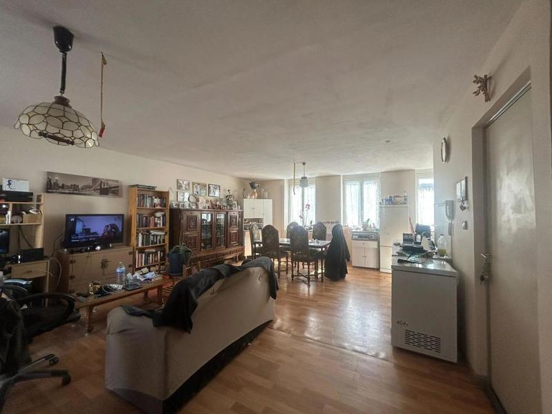 Maison - 165 m² - 9 pièces