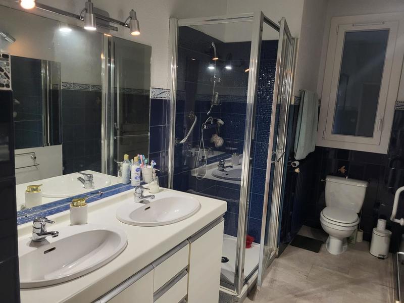 Maison - 220 m² - 8 pièces