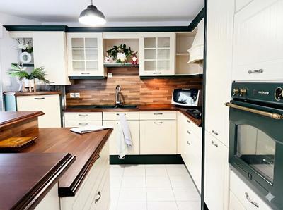 Appartement - 115 m² - 7 pièces