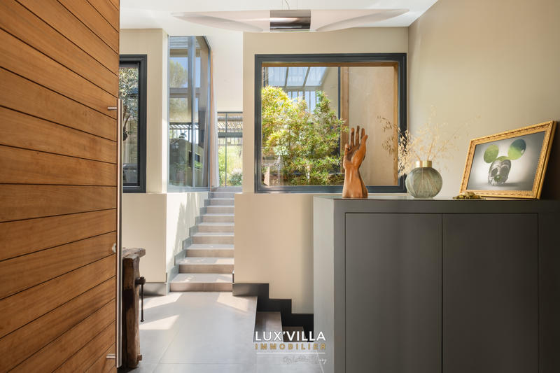 Villa - 295 m² - 10 pièces