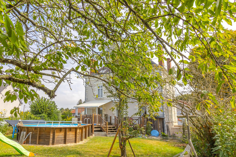 Propriété - 202 m² - 11 pièces