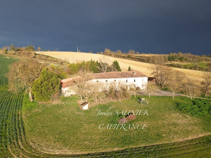 Maison traditionnelle - 157 m² - 6 pièces