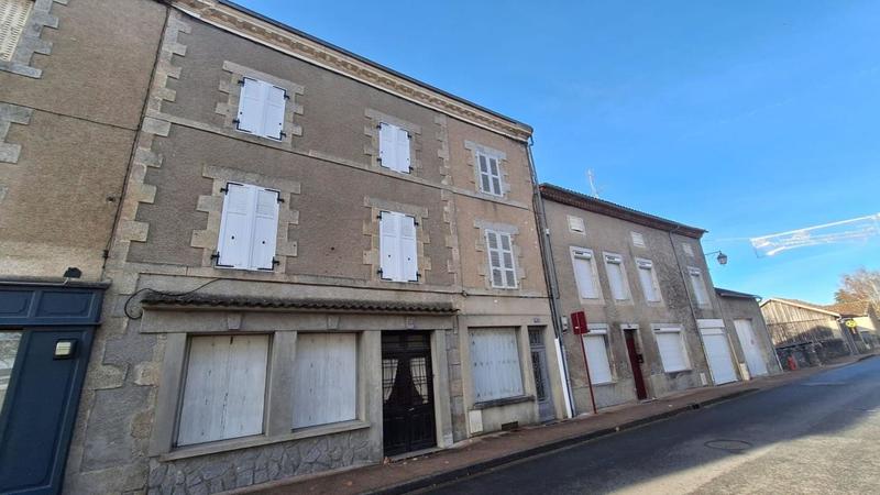 Maison - 228 m² - 8 pièces