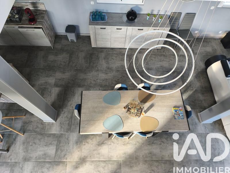 Maison - 200 m² - 6 pièces