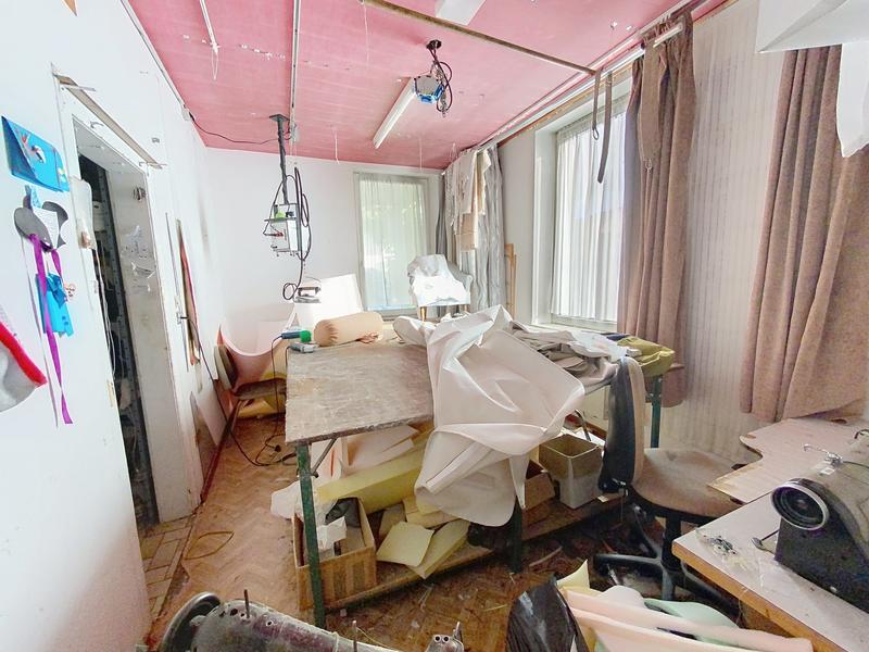 Local d'activités - 135 m² - 5 pièces