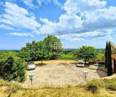 Mas - 250 m² - 11 pièces