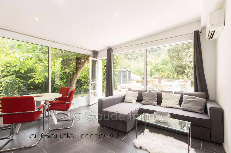 Maison - 269 m² - 9 pièces