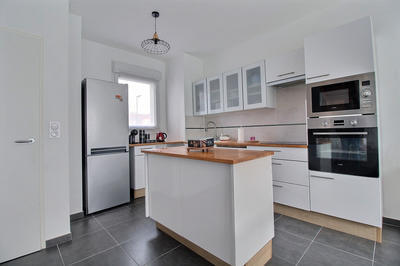 Maison - 80 m² - 5 pièces