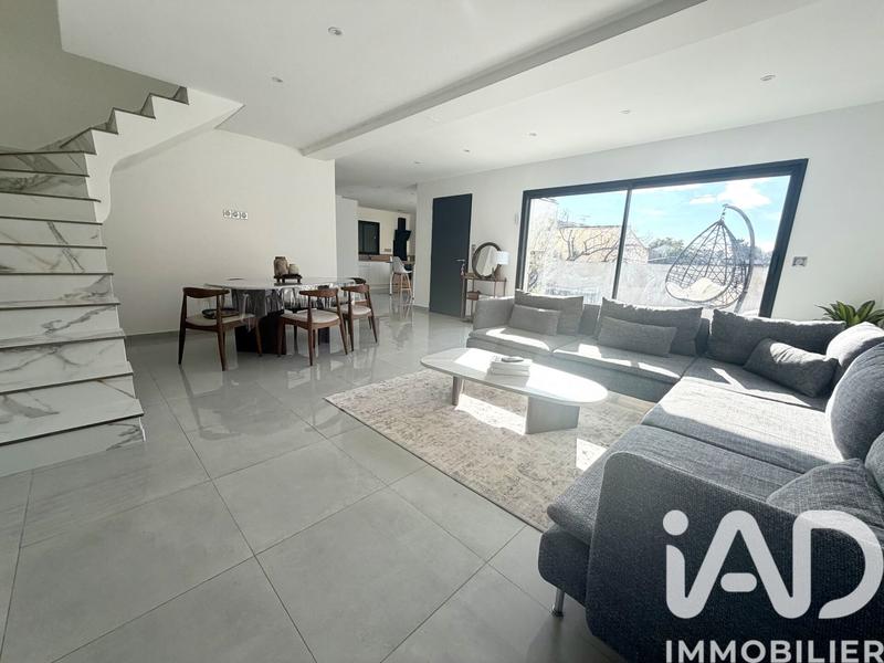 Maison - 111 m² - 4 pièces