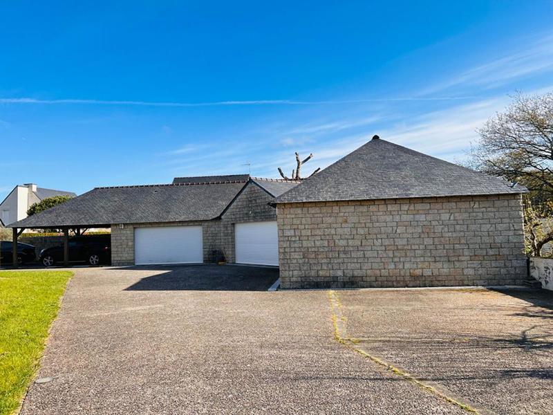 Maison - 205 m² - 9 pièces