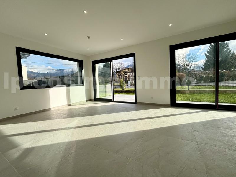 Maison jumelée - 104 m² - 4 pièces