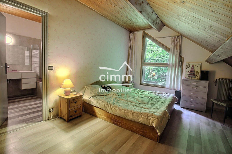 Villa - 363 m² - 6 pièces