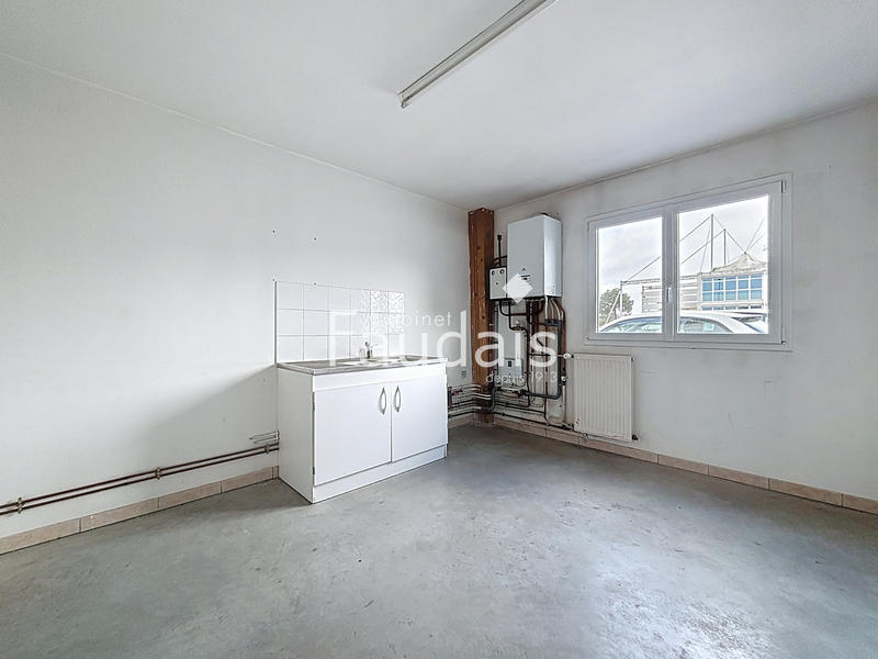 Local d'activités - 200 m²