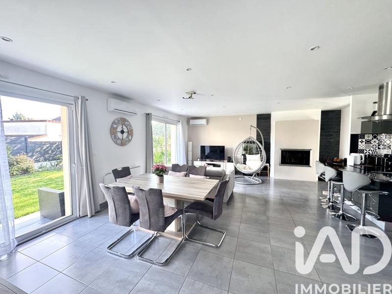 Maison - 168 m² - 8 pièces