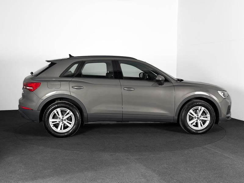 Audi Q3 - 35 Tdi 150ch s-Tronic Ja17p Interieur s-Line Cuir Chauff Virtual Cockpit Carplay Attelage