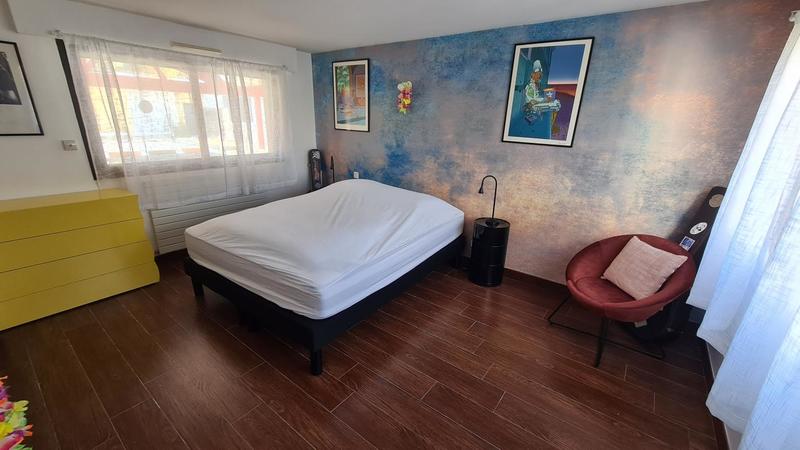 Maison - 252 m² - 9 pièces