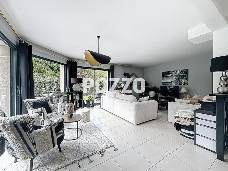 Maison - 200 m² - 6 pièces