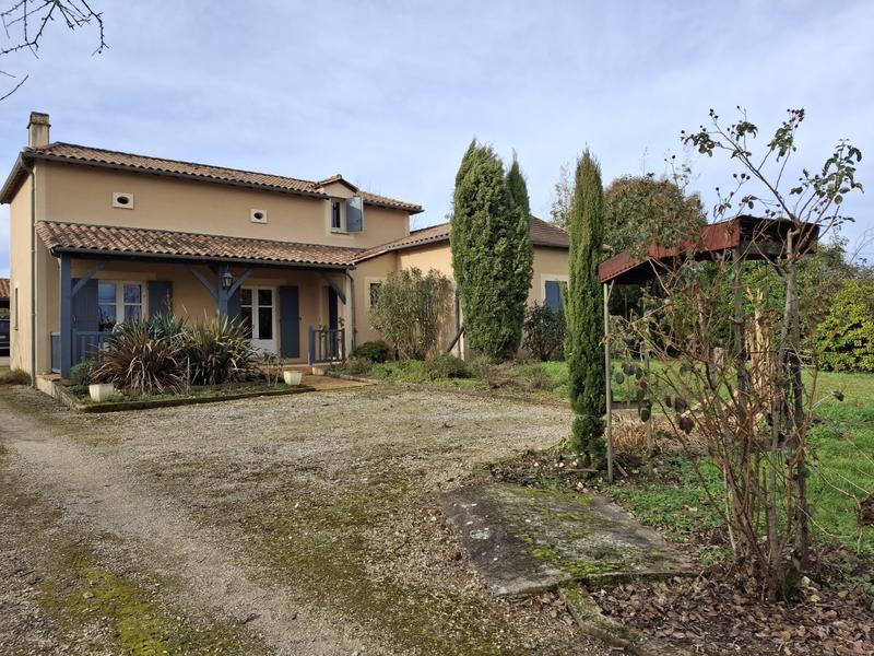 Maison traditionnelle - 135 m² - 5 pièces