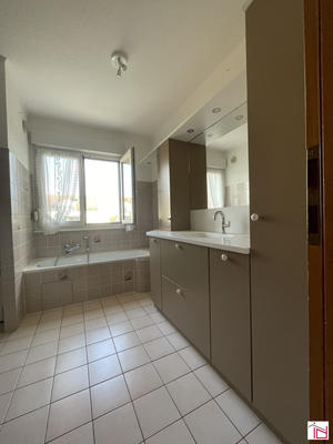 Appartement - 81 m² - 3 pièces