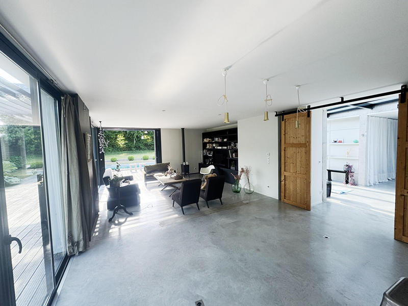 Maison - 215 m² - 7 pièces