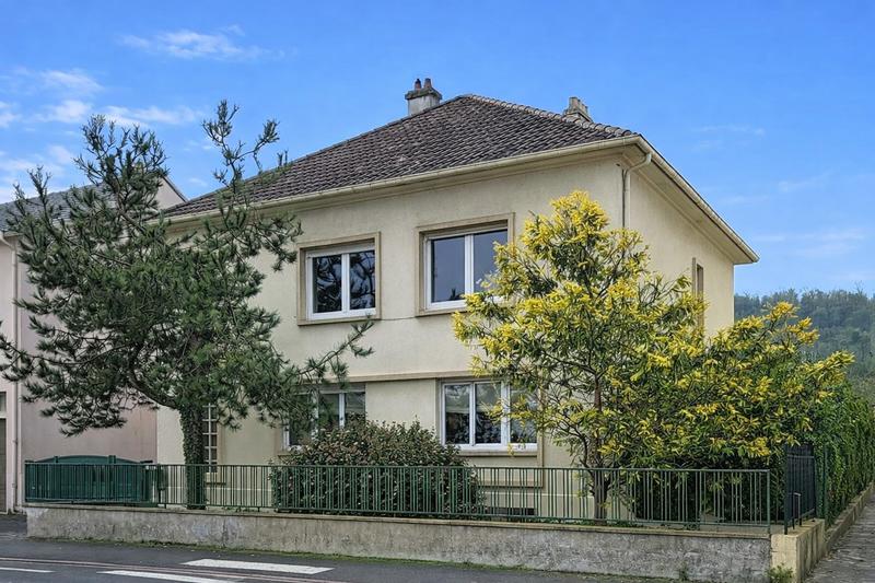 Maison - 213 m² - 9 pièces
