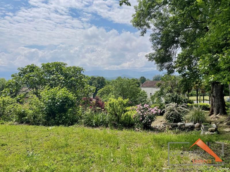 Maison - 334 m² - 9 pièces