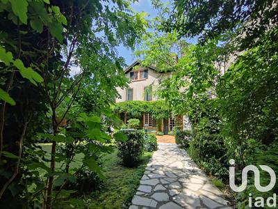 Maison - 186 m² - 8 pièces