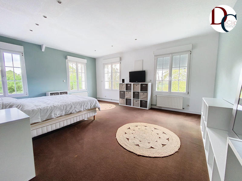 Maison - 465 m² - 13 pièces