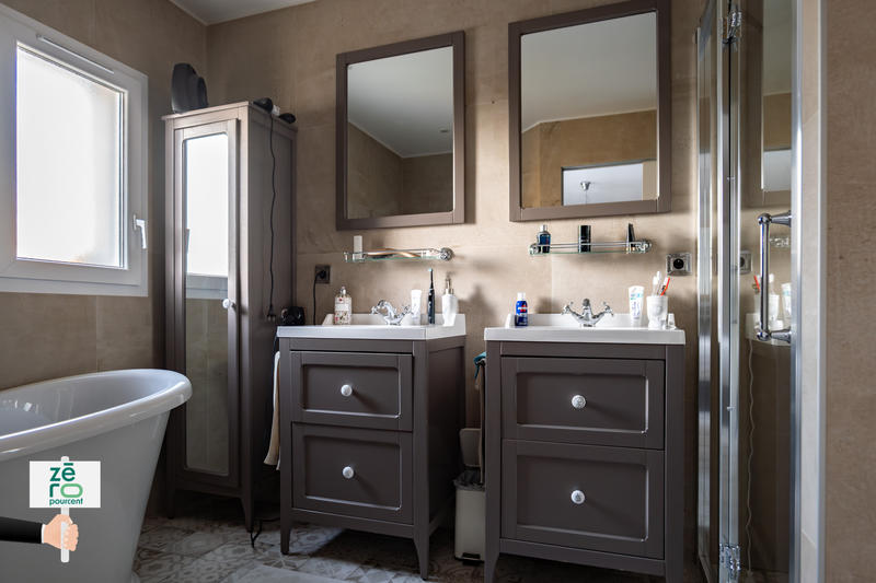 Maison - 174 m² - 8 pièces