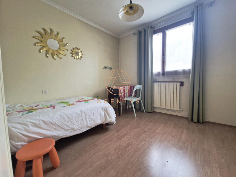 Maison - 182 m² - 7 pièces