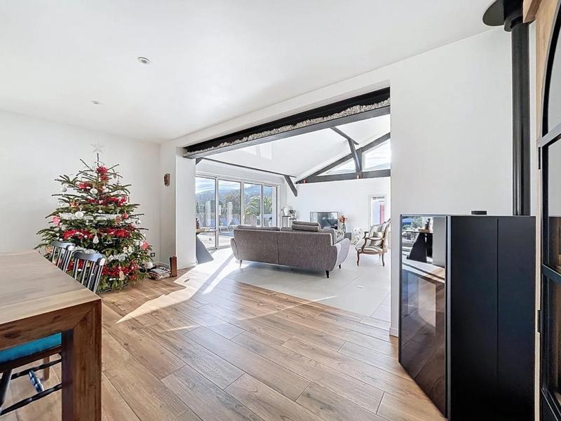 Maison - 183 m² - 5 pièces