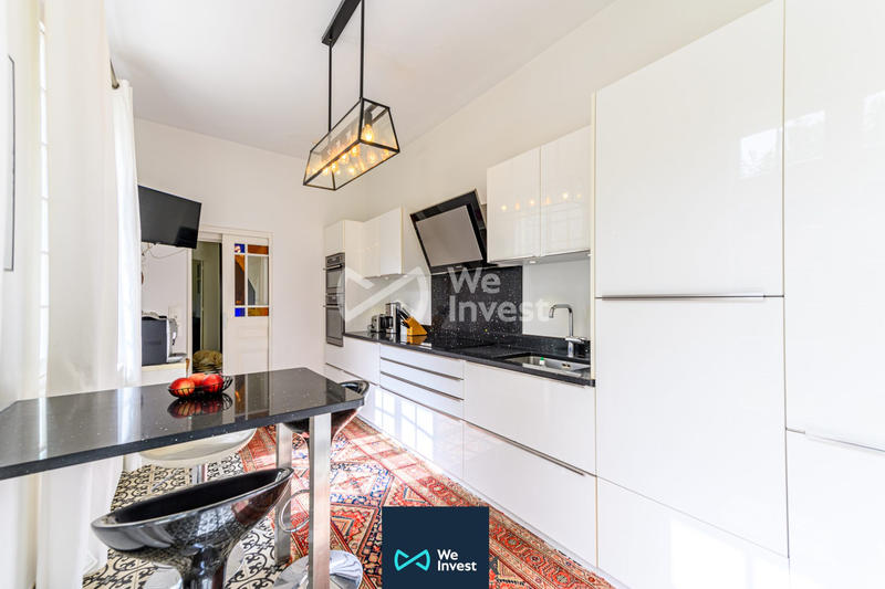 Maison - 272 m² - 9 pièces