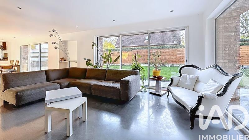 Maison - 280 m² - 9 pièces