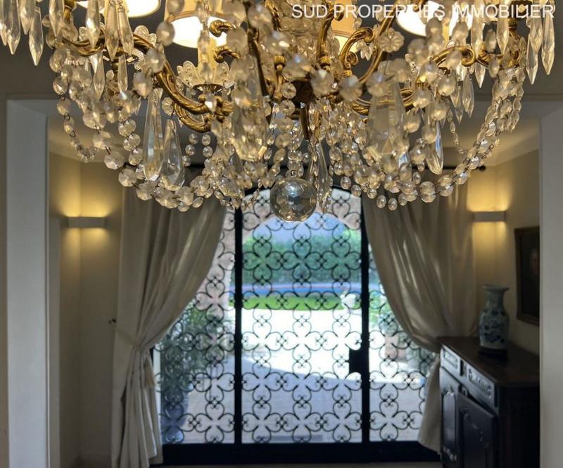 Villa - 247 m² - 7 pièces