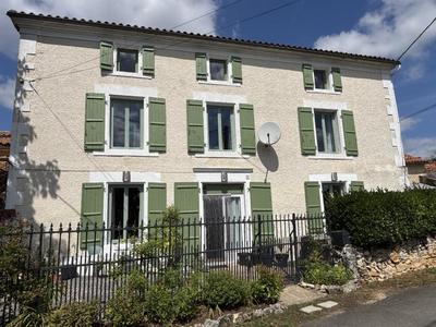 Maison - 148 m² - 8 pièces