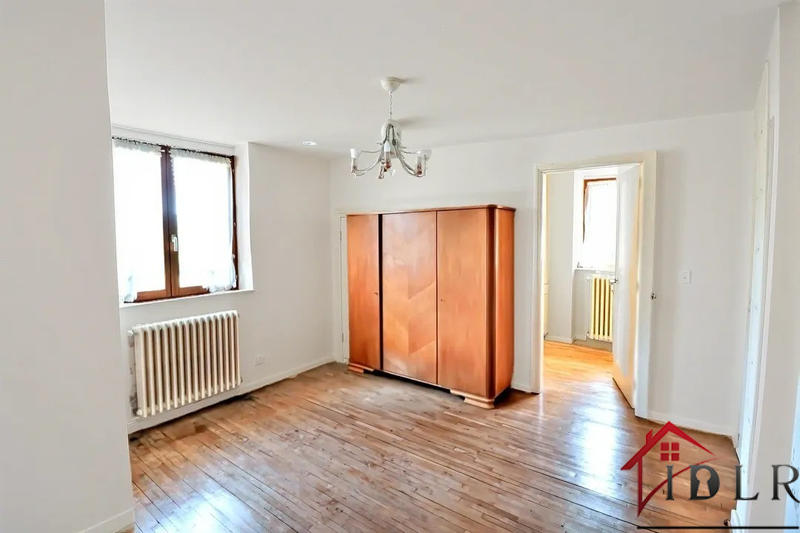 Maison - 277 m² - 10 pièces