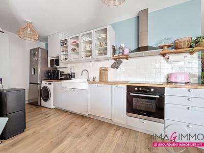 Appartement - 84 m² - 4 pièces