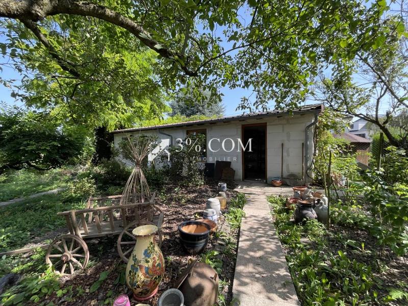 Propriété - 233 m² - 9 pièces