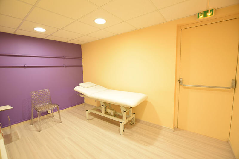 Local commercial - 98 m² - 9 pièces