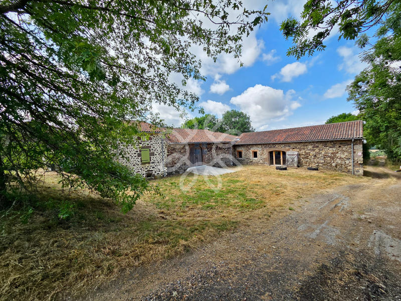 Maison - 416 m² - 19 pièces