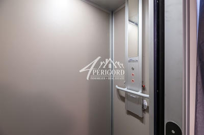 Maison - 435 m² - 11 pièces