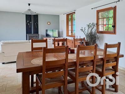 Maison - 99 m² - 5 pièces