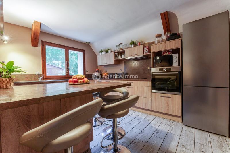 Maison traditionnelle - 151 m² - 7 pièces