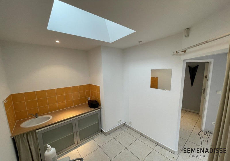 Local d'activités - 148 m²