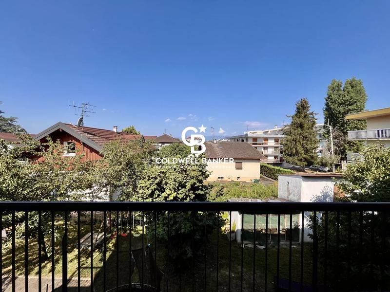 Maison - 260 m² - 8 pièces